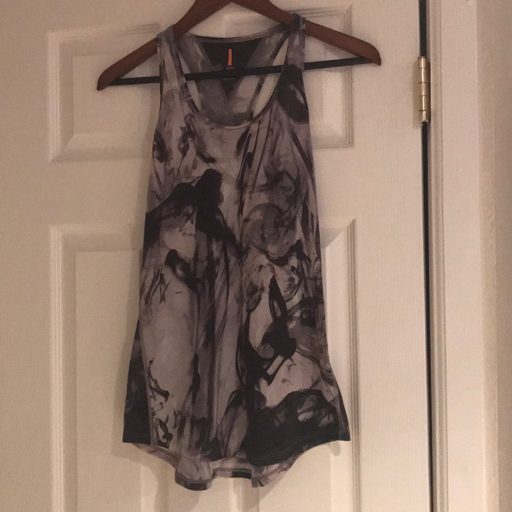 Like new - Lucy tank